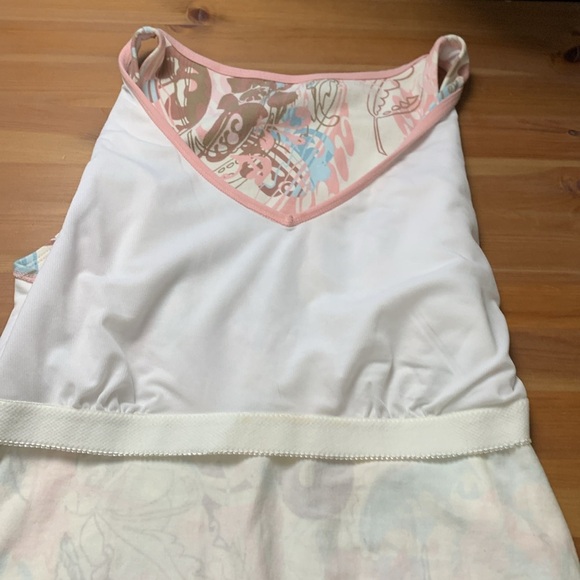 Danskin Performance Wear Sleeveless V Neck w Shelf Bra and tons of stretch - Picture 4 of 10